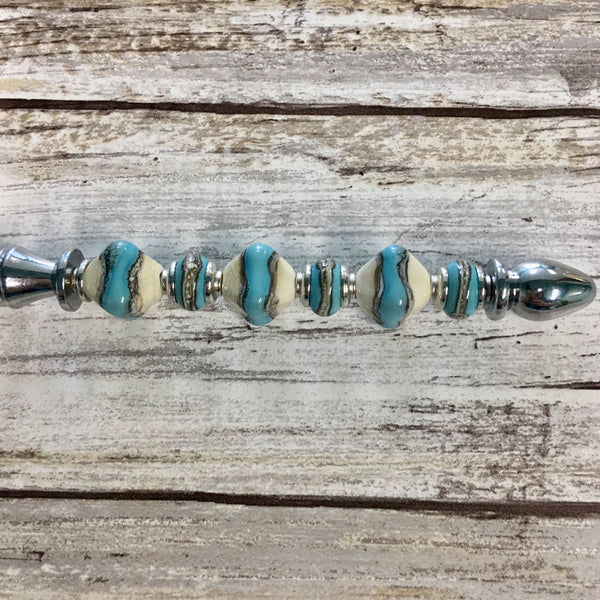 Magnifying Glass - Turquoise and Ivory